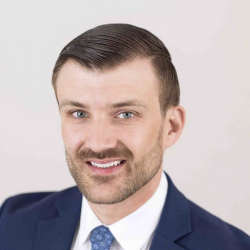 Headshot Adam Studniarek.png